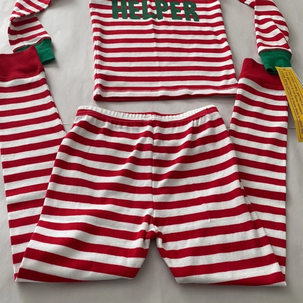 Simple Joy by Carters Santa’s Helper PJ Set Size 6